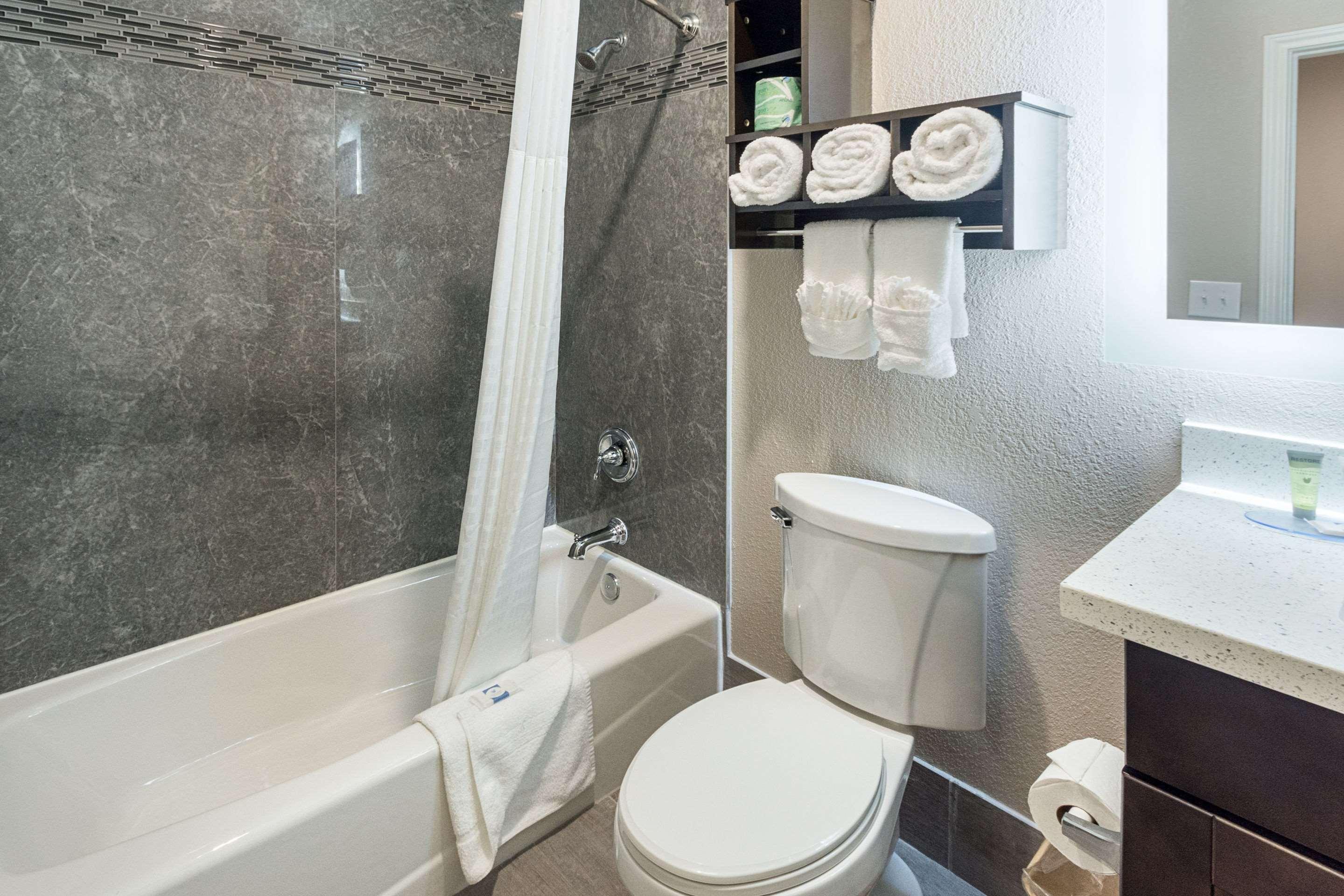 Econo Lodge Inn & Suites Houston Nw-Cy-Fair Jersey Village Екстериор снимка