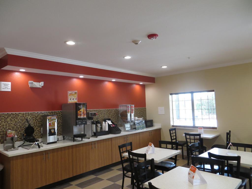 Econo Lodge Inn & Suites Houston Nw-Cy-Fair Jersey Village Екстериор снимка