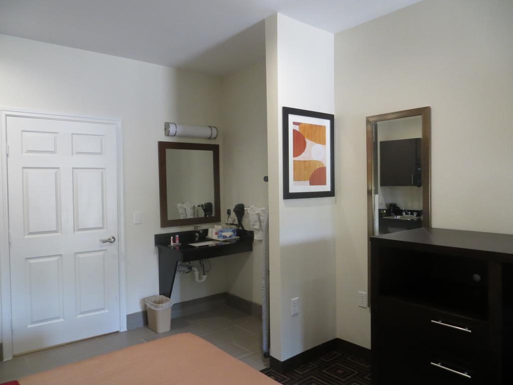 Econo Lodge Inn & Suites Houston Nw-Cy-Fair Jersey Village Екстериор снимка