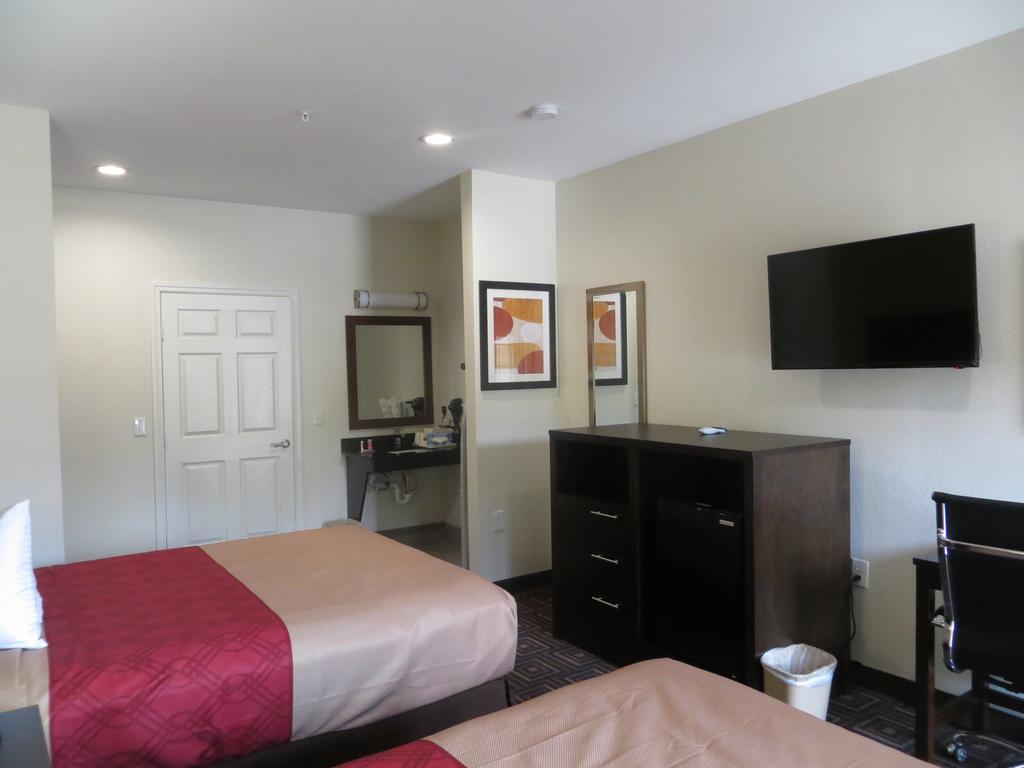 Econo Lodge Inn & Suites Houston Nw-Cy-Fair Jersey Village Екстериор снимка