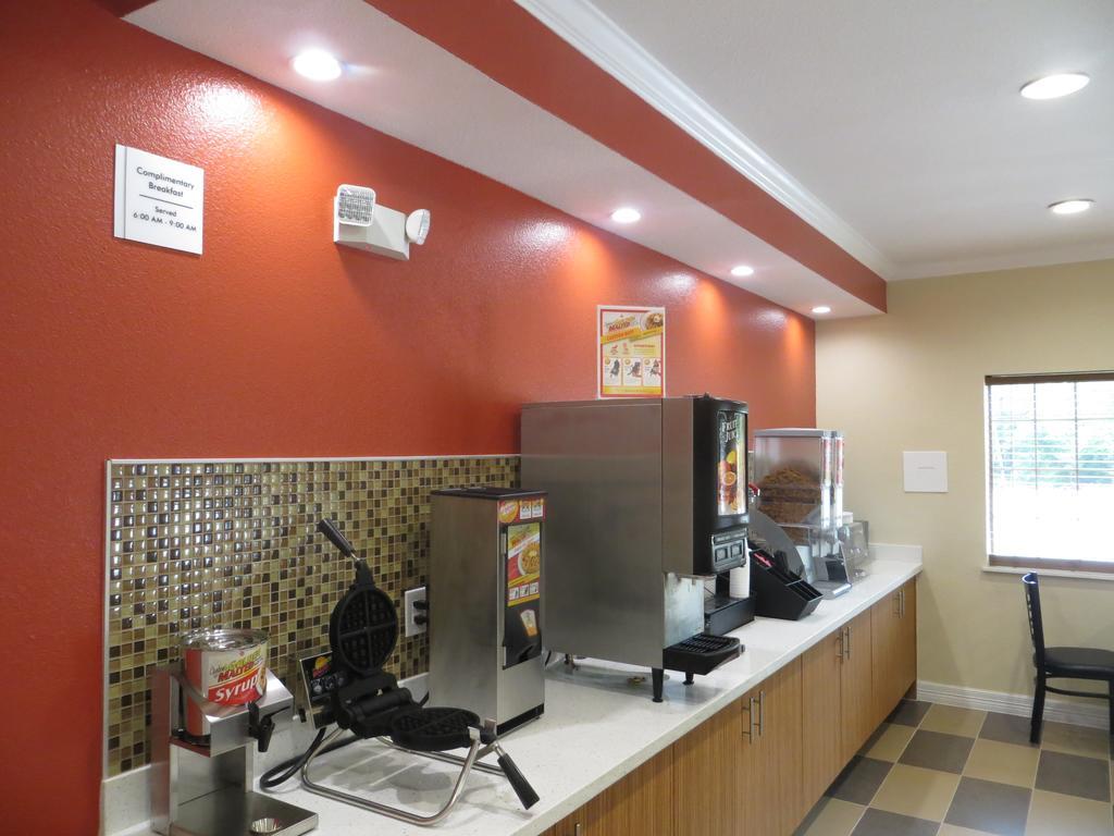 Econo Lodge Inn & Suites Houston Nw-Cy-Fair Jersey Village Екстериор снимка
